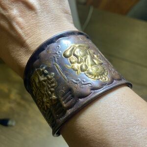 Beautiful and timeless vintage cuff